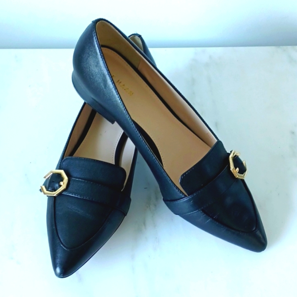 Cole Haan Black Leather Flat. Size 7